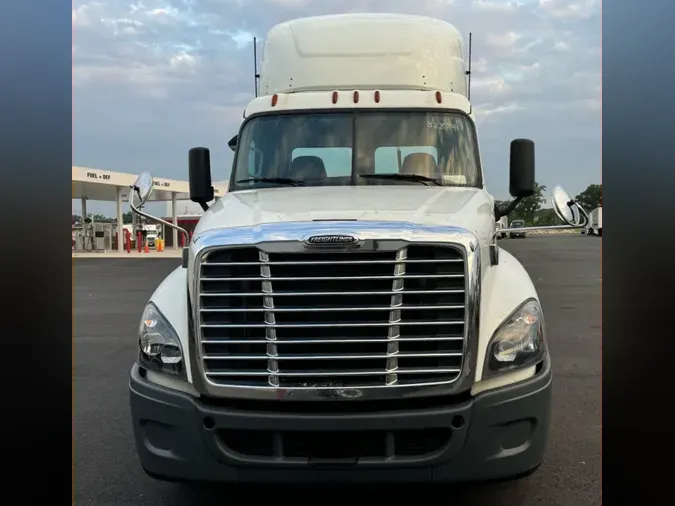 2019 FREIGHTLINER/MERCEDES CASCADIA 125