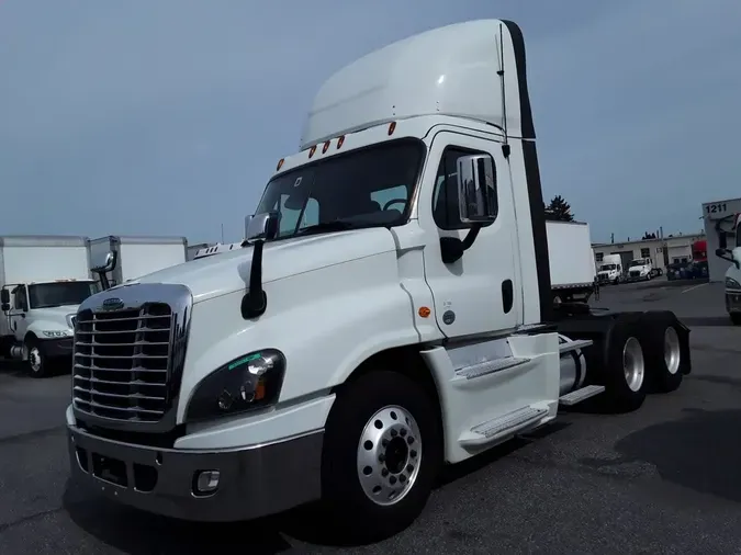 2019 FREIGHTLINER CASCADIA 125c82f3e99d356d63730e751553cc1bea1