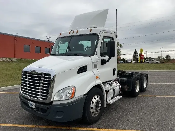 2018 Freightliner X11364ST