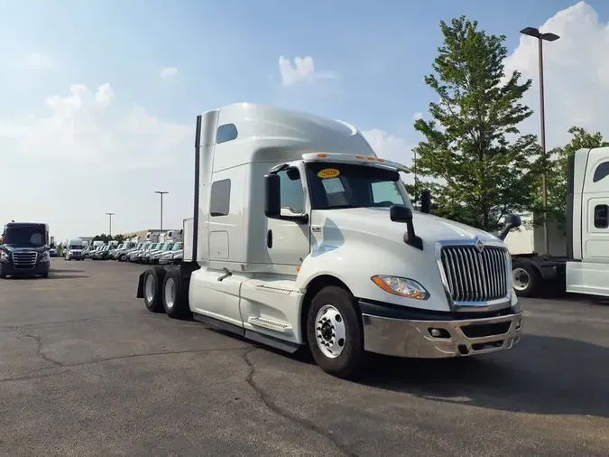 2020 NAVISTAR INTERNATIONAL LT625 SLPR CAB