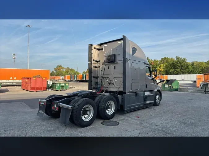 2022 Freightliner Cascadia 126