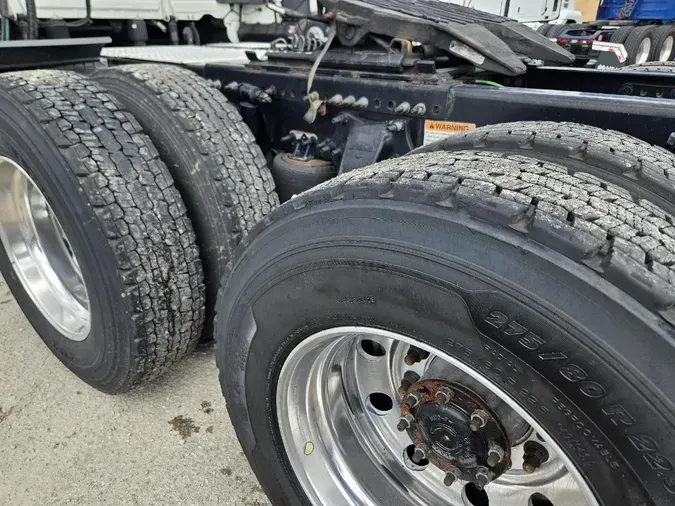 2021 FREIGHTLINER CASCADIA CA126