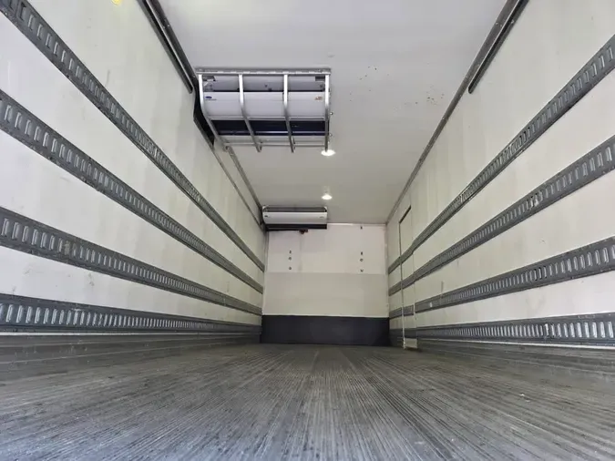 2016 FREIGHTLINER M2 106