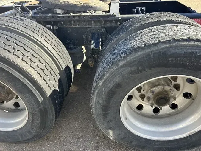 2016 VOLVO VNL64T670