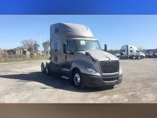 2022 International LT
