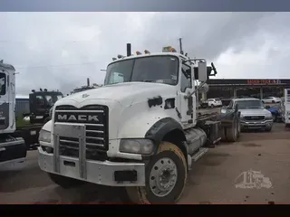 2009 MACK GRANITE GU713