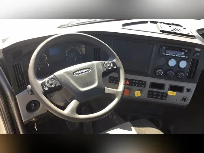 2020 Freightliner Cascadia 126