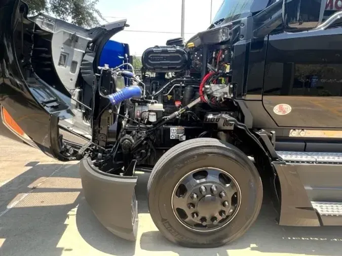 2023 Kenworth T680