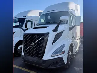 2027 VOLVO TRUCK VNR64T