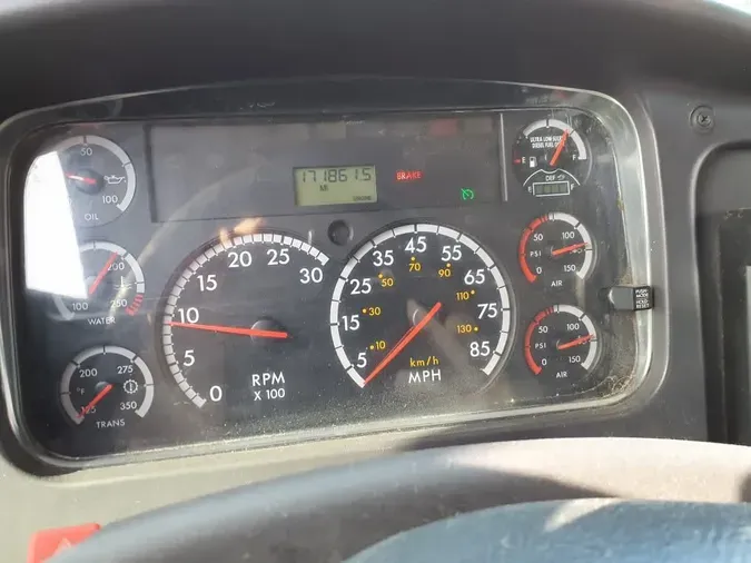 2015 FREIGHTLINER/MERCEDES M2 106