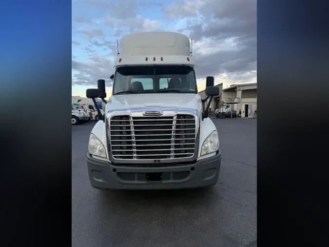 2019 FREIGHTLINER CASCADIA 125