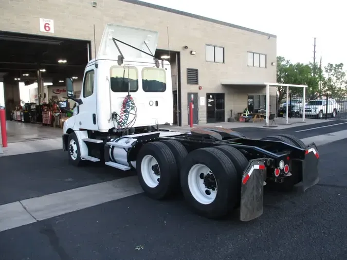 2019 FREIGHTLINER NEW CASCADIA PX12664