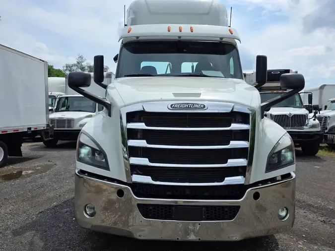 2019 FREIGHTLINER NEW CASCADIA 126