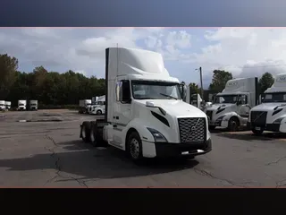 2018 Volvo VNL300