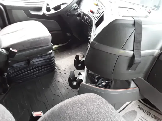 2020 VOLVO VNL64T-760