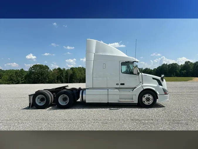 2016 Volvo VNL 740