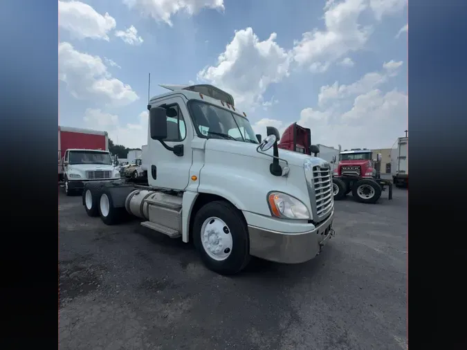 2019 FREIGHTLINER CASCADIA 125