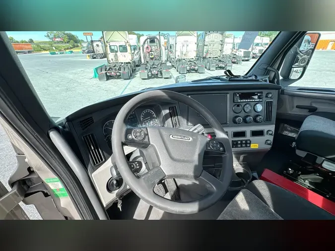 2020 Freightliner Cascadia 126c855720296148db623517a26b43a2012