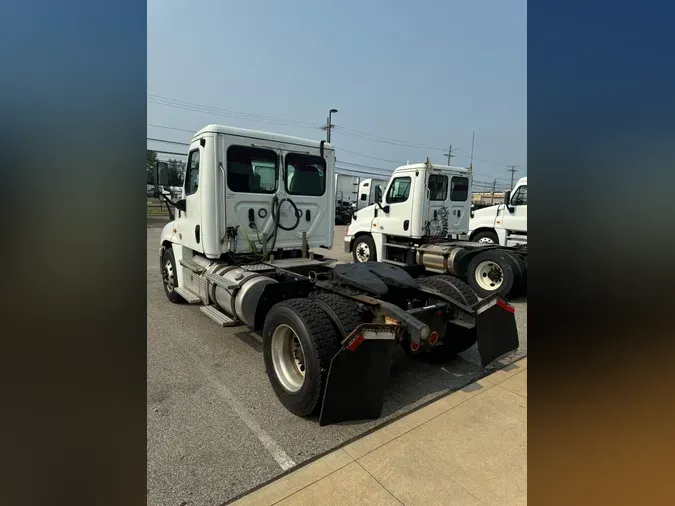 2019 FREIGHTLINER/MERCEDES CASCADIA 125