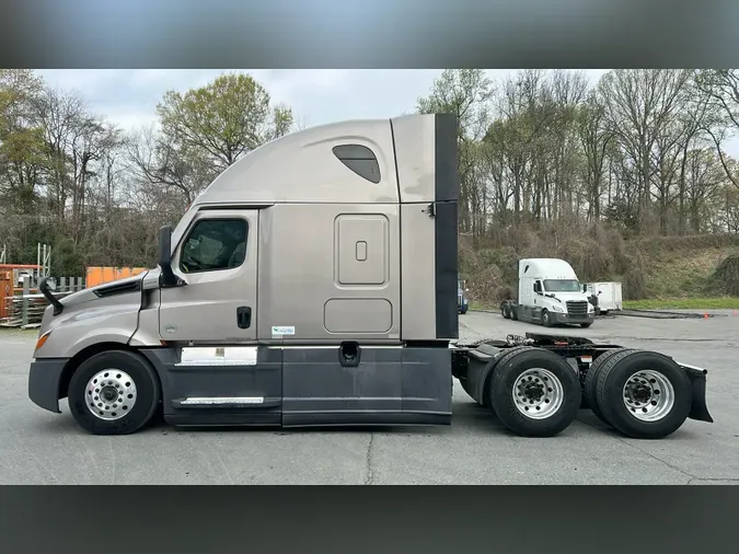 2022 Freightliner Cascadia 126