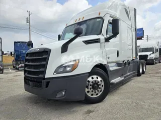 2021 FREIGHTLINER CASCADIA CA126