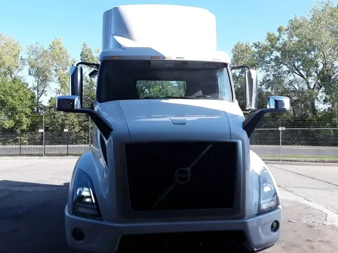 2019 VOLVO VNR42T 300