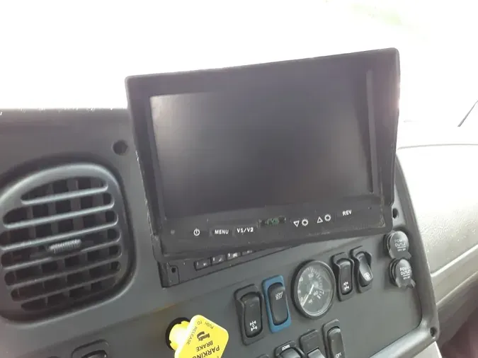 2018 FREIGHTLINER M2 106
