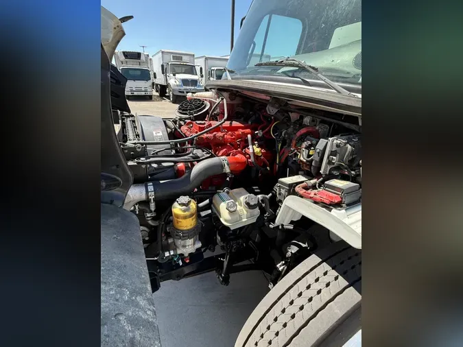2016 FREIGHTLINER M2 106