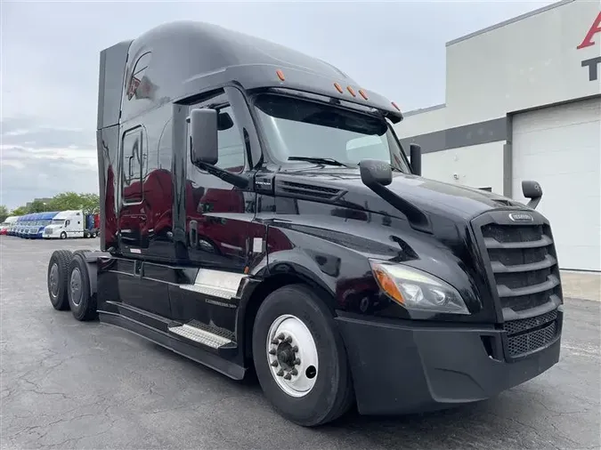 2022 FREIGHTLINER CA126