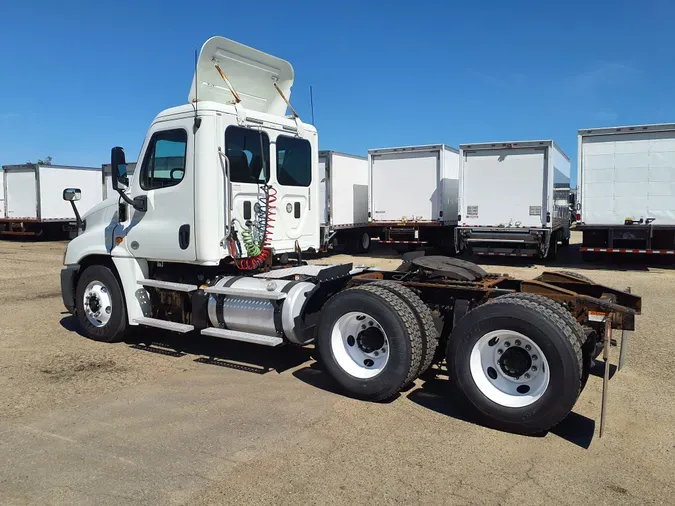 2014 FREIGHTLINER/MERCEDES CASCADIA 125