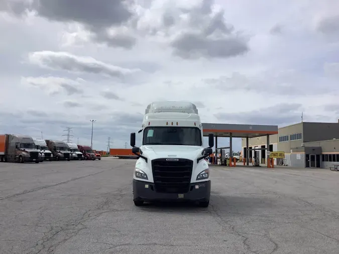 2021 Freightliner Cascadia 126