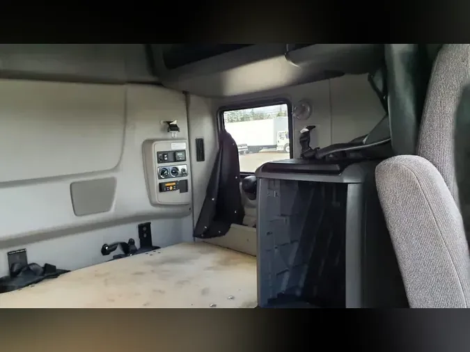 2020 NAVISTAR INTERNATIONAL LT625 SLPR CAB