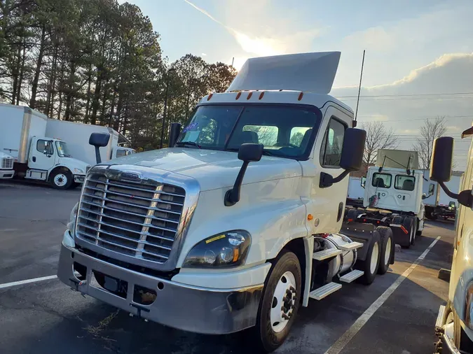 2019 FREIGHTLINER/MERCEDES CASCADIA 125