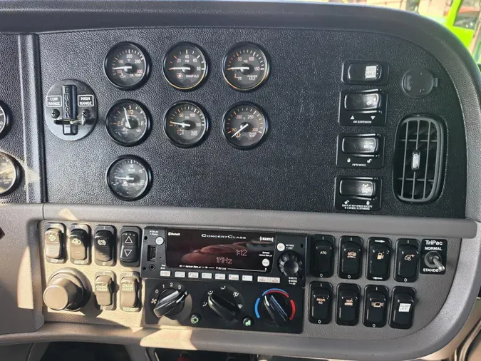 2022 Peterbilt 389c865aab623d1c974e57199ad5c2c6090
