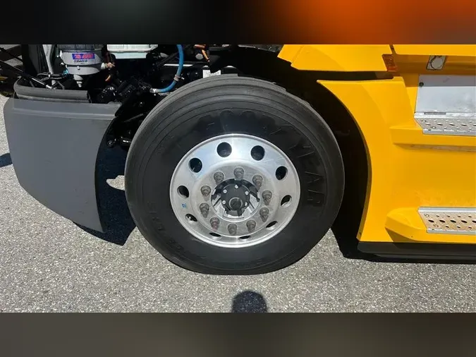 2020 FREIGHTLINER CA126