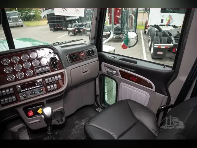 2024 PETERBILT 389