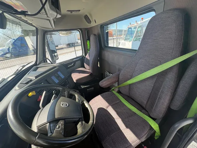 2020 VOLVO TRUCK VNL64T300c86949b3a7e7fc33b02619957ac31fd9