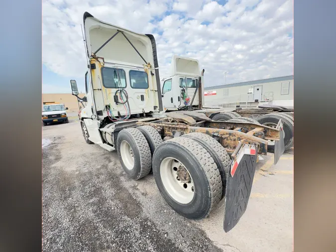 2017 FREIGHTLINER/MERCEDES CASCADIA 125