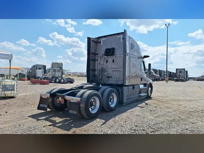 2022 Freightliner Cascadia 126