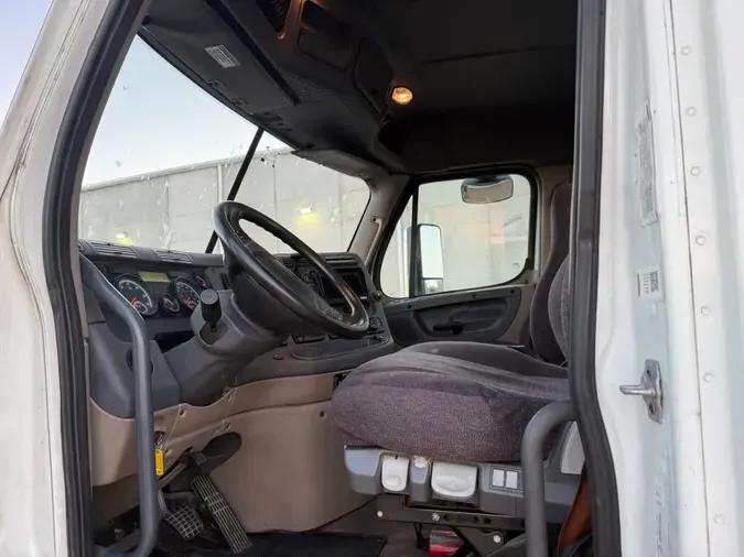 2017 FREIGHTLINER/MERCEDES CASCADIA 113c870cb3a14085c73f3ca886cc2ad9e18
