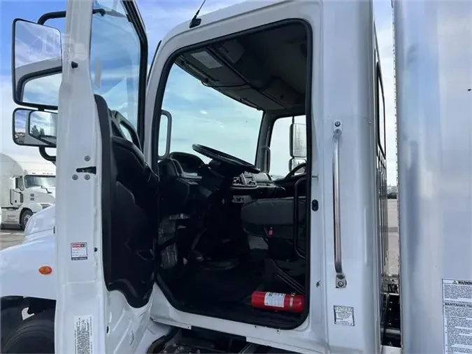 2019 HINO 268A