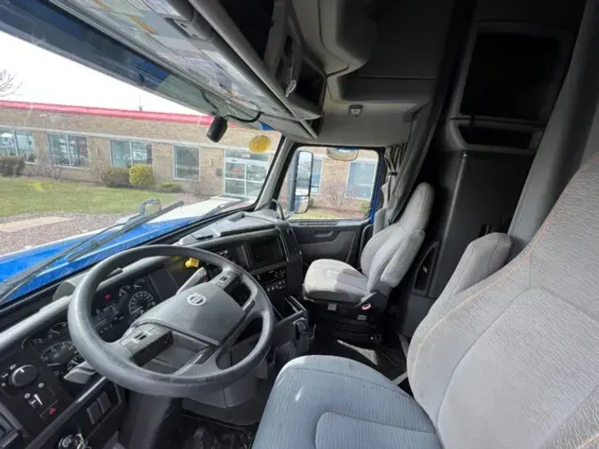 2019 Volvo VNL64T760
