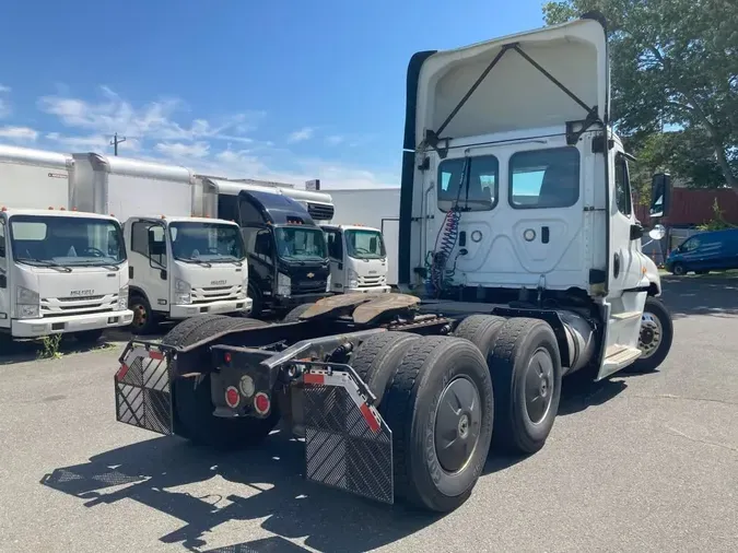 2020 FREIGHTLINER CASCADIA 125