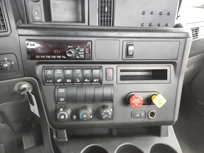 2020 NAVISTAR INTERNATIONAL LT625 DAYCAB T/Ac875fd671402c9a02eca10c21e5de61d