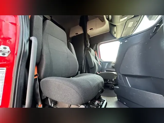 2023 FREIGHTLINER CA126