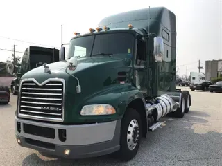 2015 MACK CXU613