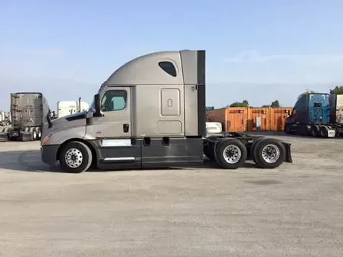 2023 Freightliner Cascadia