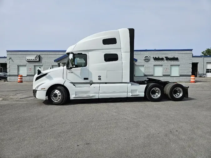 2024 VOLVO VNL64T760