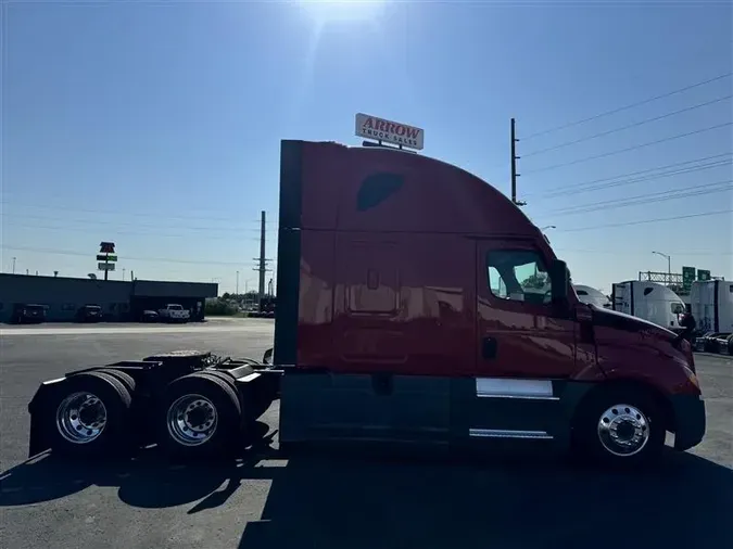 2021 FREIGHTLINER CA126