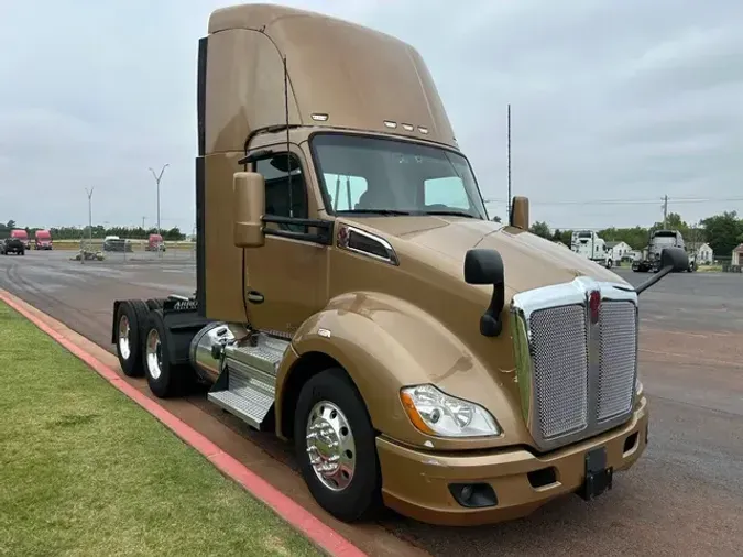 2022 KENWORTH T680